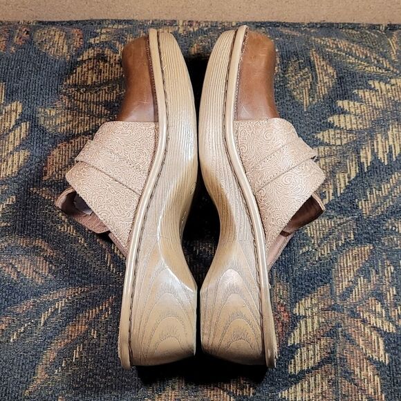 Women's Naot Avignon Clog - Picture 3 of 6